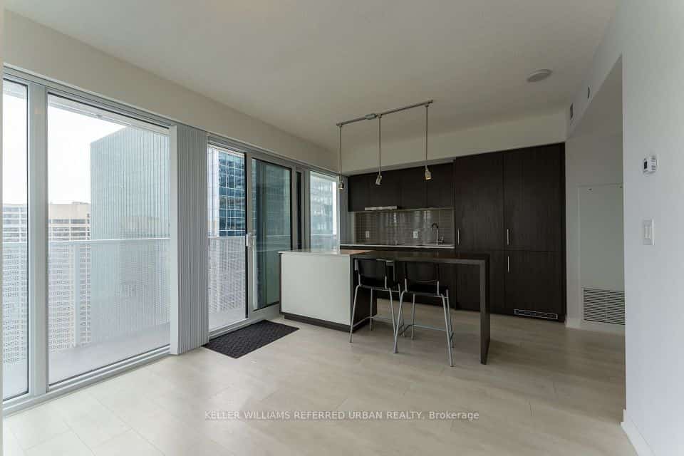 88 Harbour Street #3207, Toronto, ON M5J 0C3