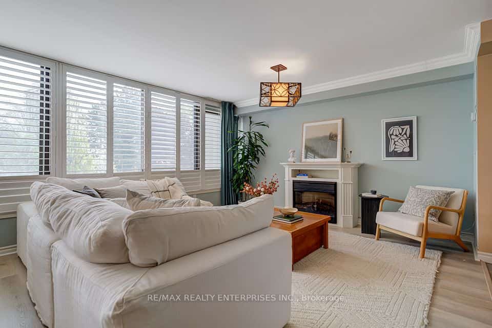 65 Skymark Drive #204, Toronto, ON M2H 3N9