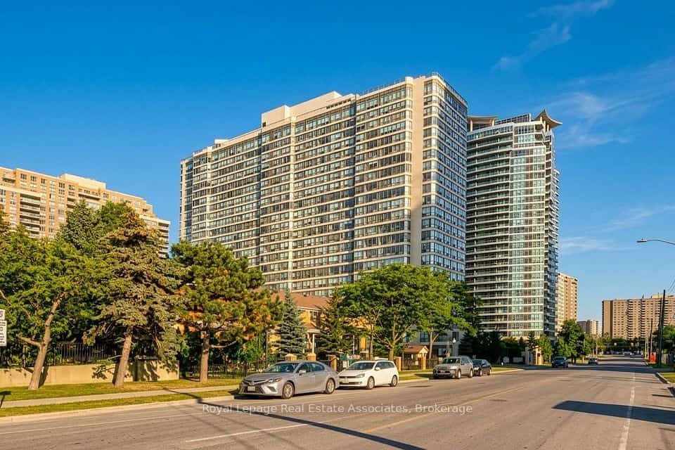 55 Elm Drive W #511, Mississauga, ON L5B 3Z3