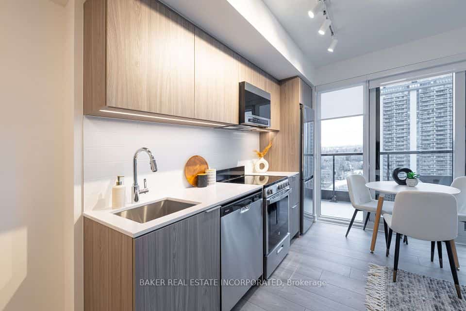 223 Redpath Avenue #3710, Toronto, ON M4P 0E8