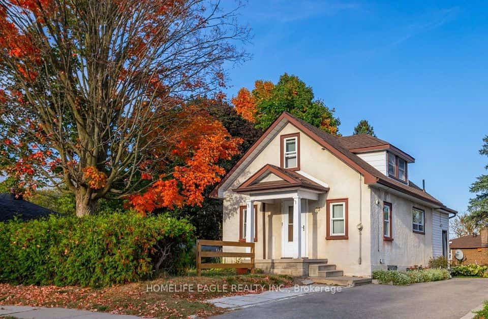 75 Denne Boulevard, Newmarket, ON L3Y 4H5