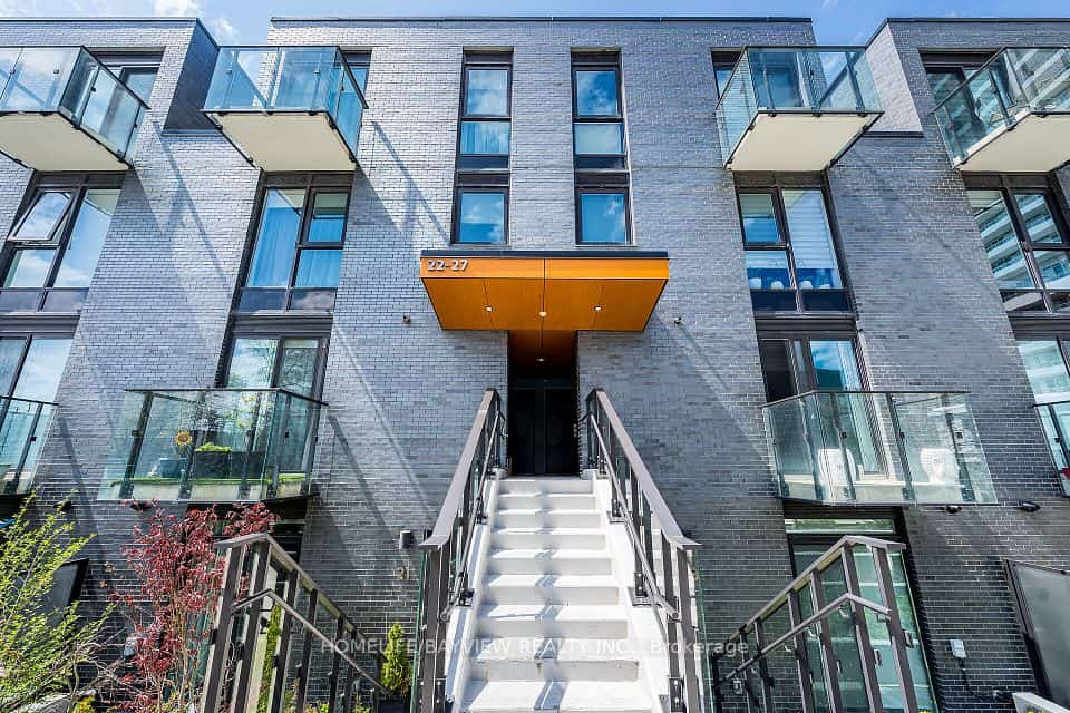 10 Brin Drive #24, Toronto, ON M8X 0B3