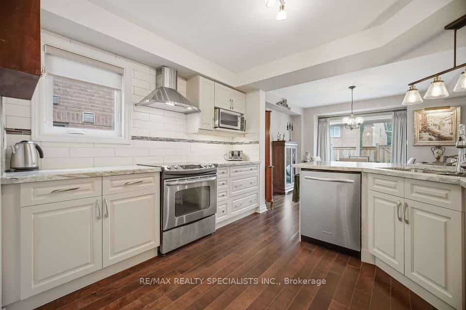 5480 Glen Erin Drive, Mississauga