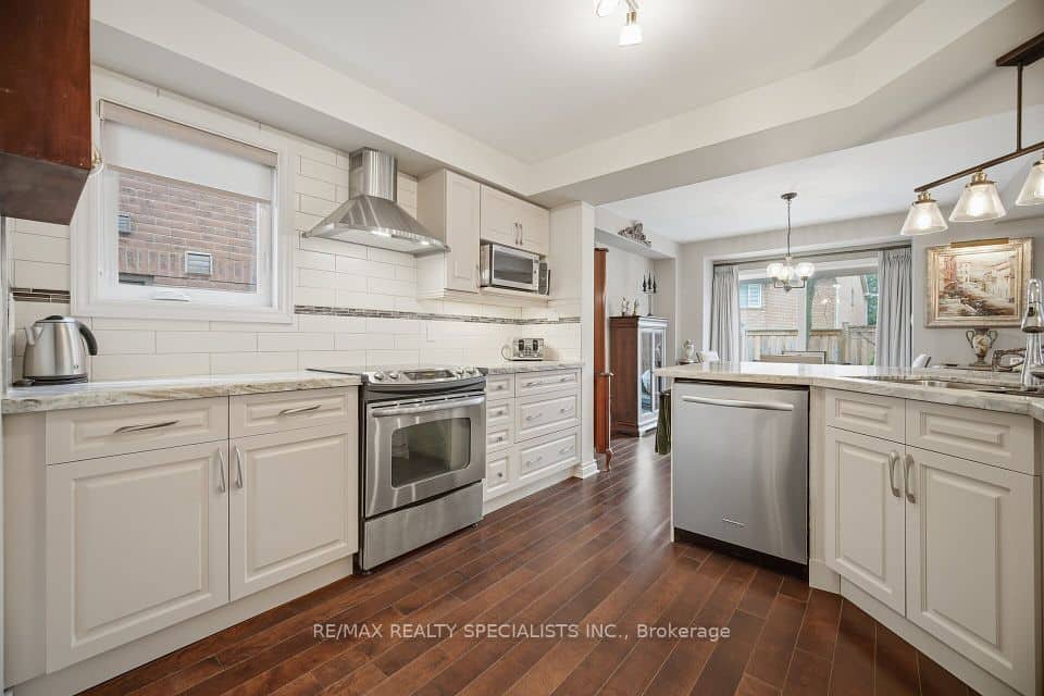 5480 Glen Erin Drive, Mississauga