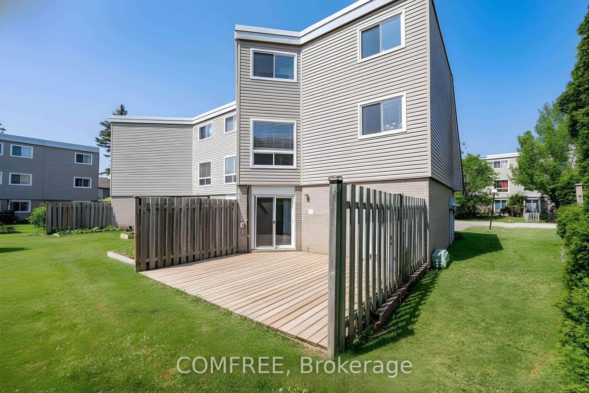 60 Elmsdale Drive #26, Kitchener, ON N2E 2G4