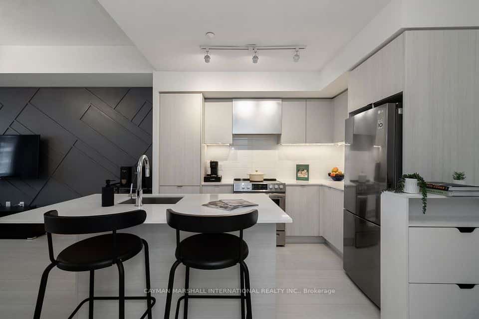 30 Gibbs Road #108, Toronto, ON M9B 0E4