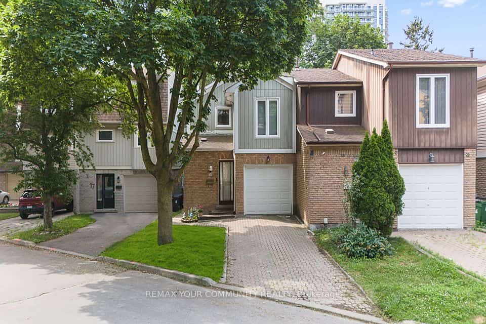 15 Clematis Road, Toronto, ON M2J 4X1