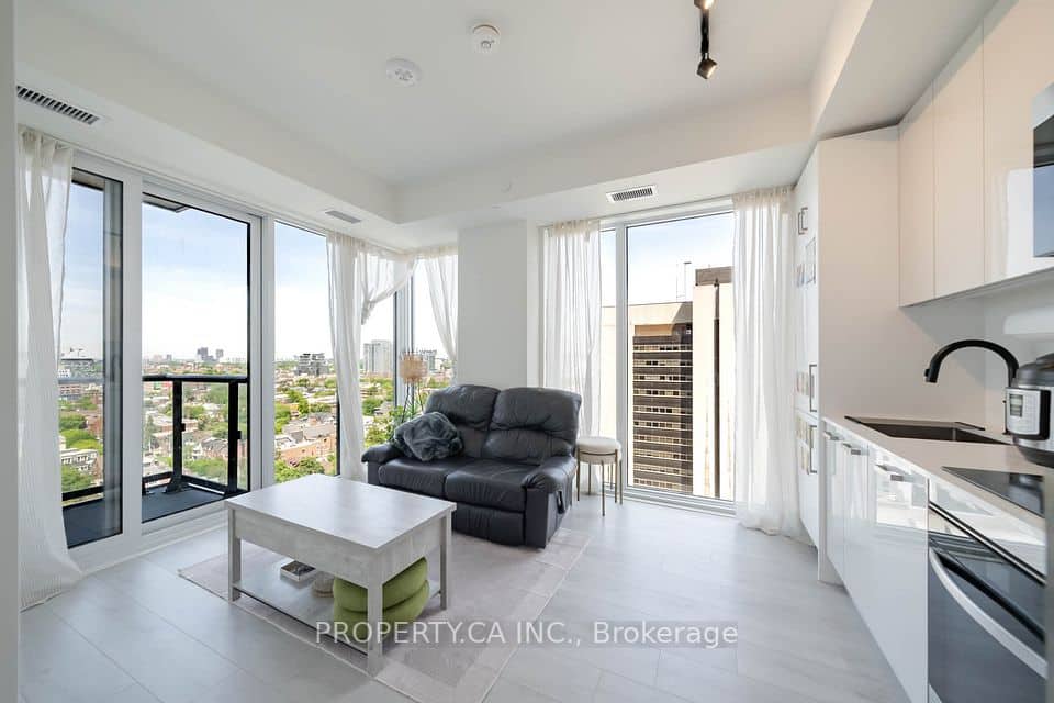280 Dundas Street W, Toronto