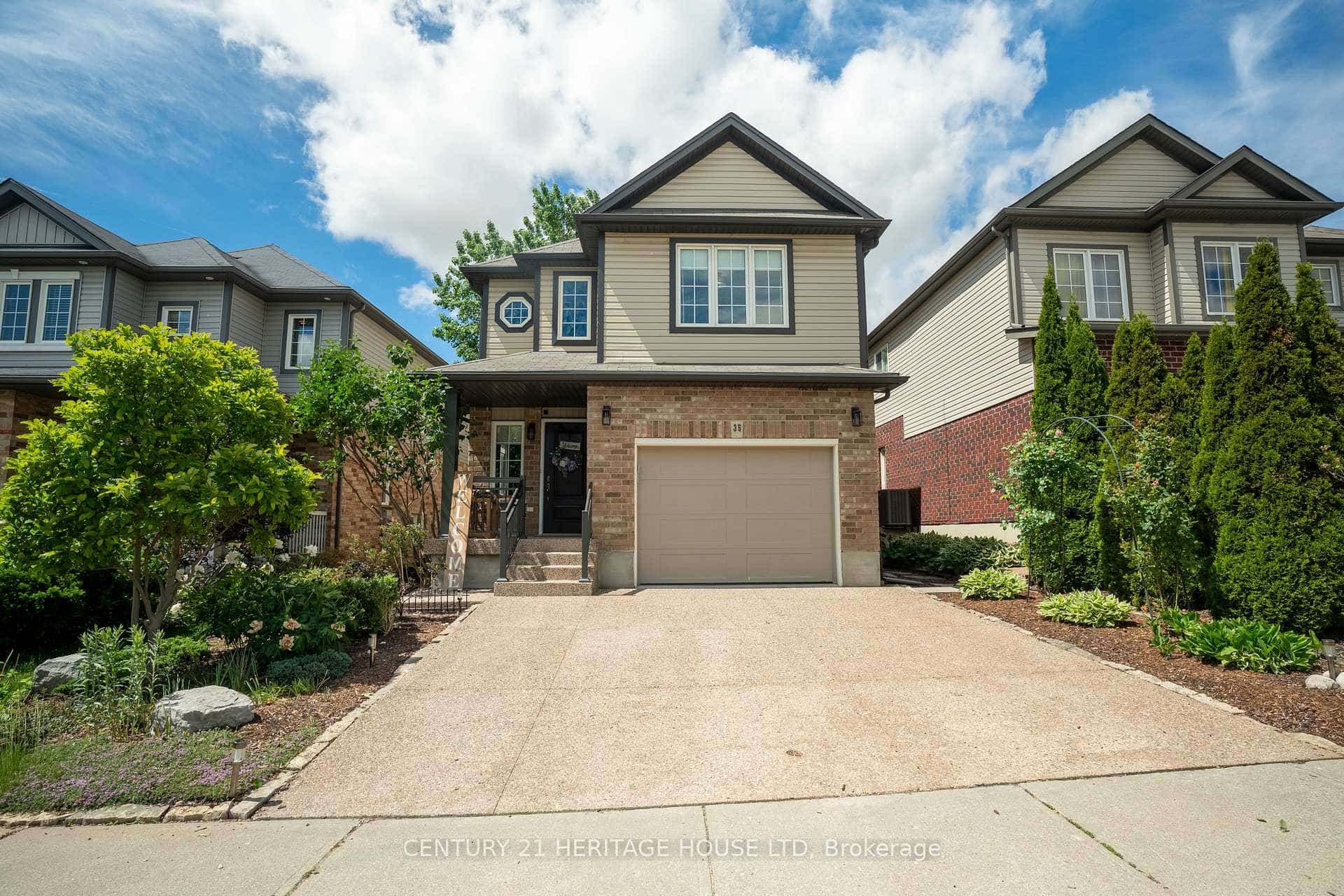 35 Parkvale Drive, Kitchener, ON N2R 1Z5