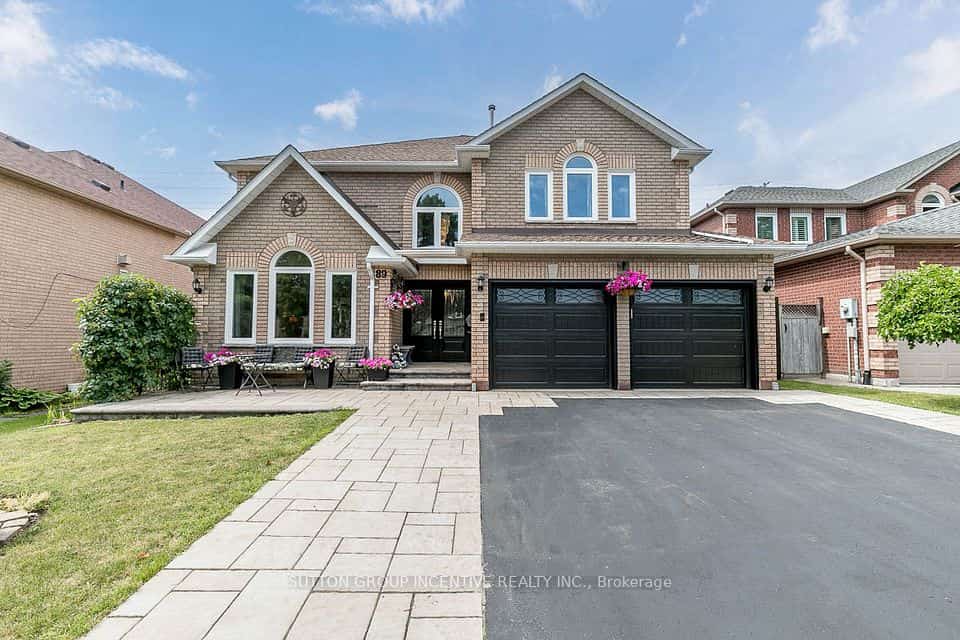 89 Cityview Circle, Barrie, ON L4N 7V1