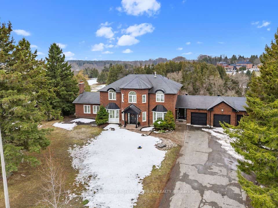 17 Sleepy Hollow Lane, Whitchurch-Stouffville, ON L4A 3G7