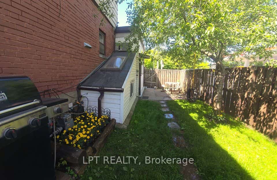 1314 Dupont Street, Toronto, ON M6H 2A7