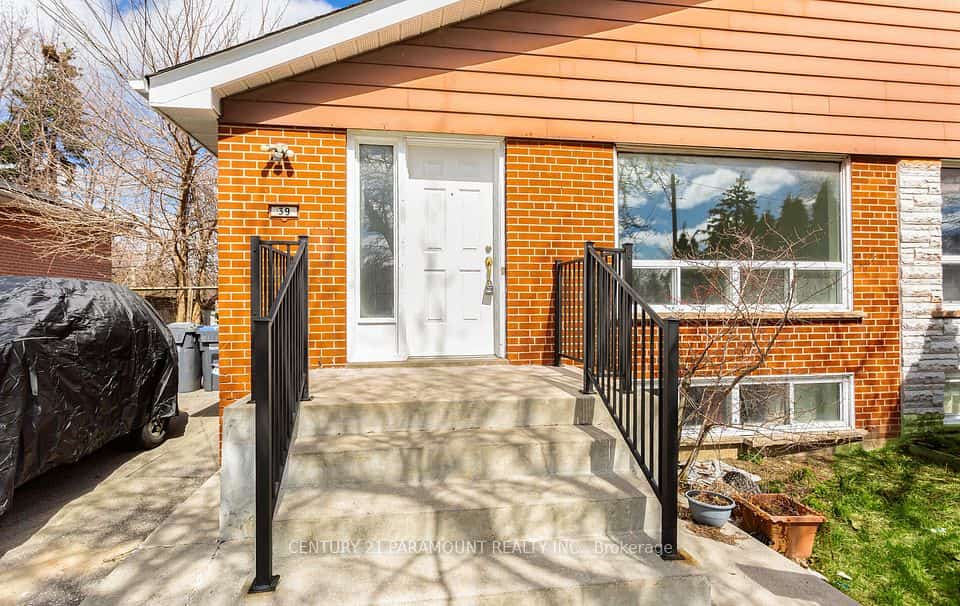39 Aloma Crescent, Brampton, ON L6T 2N8