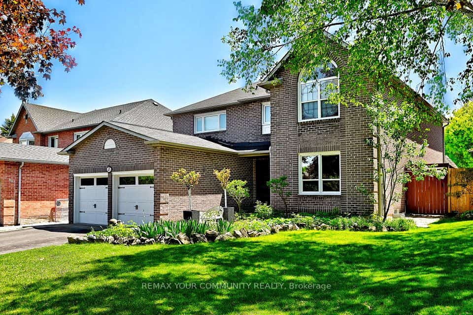 48 Haskell Crescent, Aurora, ON L4G 5T3