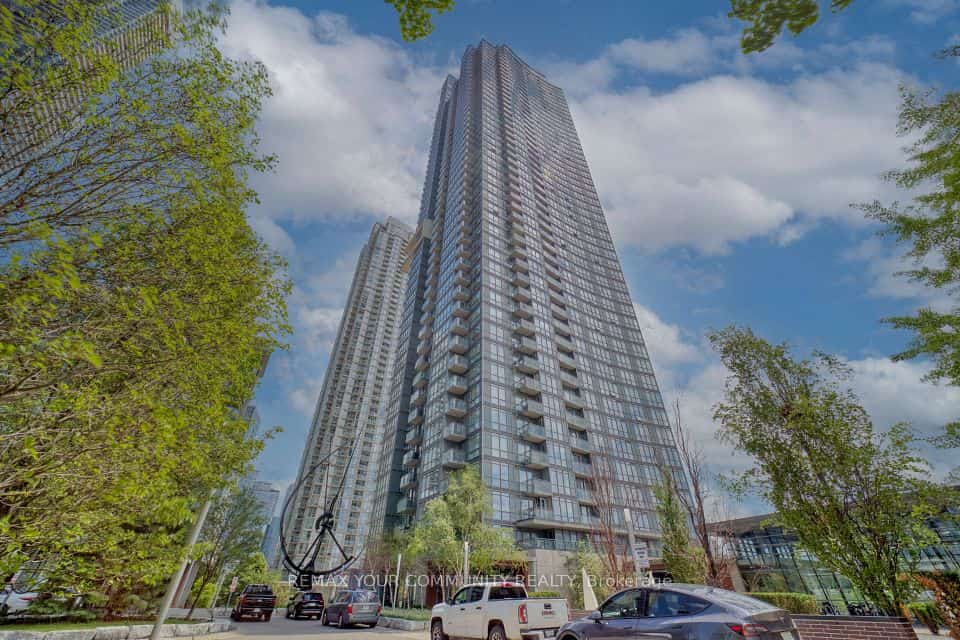 11 Brunel Court #2809, Toronto, ON M5V 3Y3