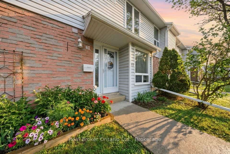 32 Mowat Boulevard #41, Kitchener, ON N2E 1X4