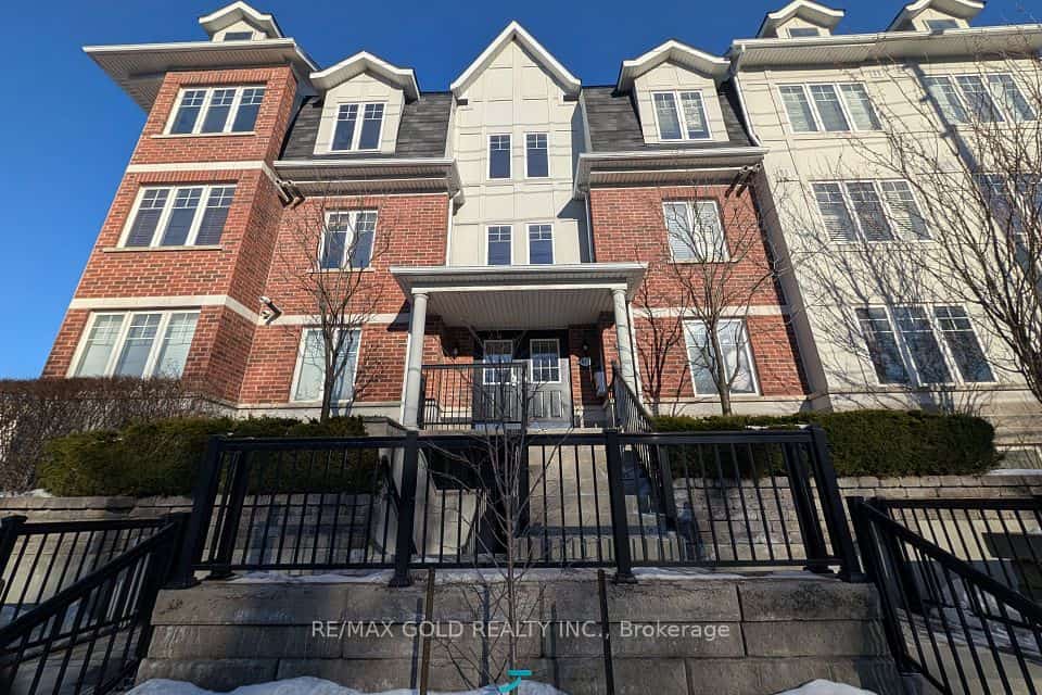 671A Warden Avenue #26, Toronto, ON M1L 0G3