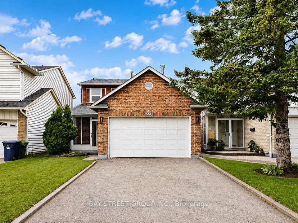 82 Radwell Crescent, Toronto, ON M1V 2J5