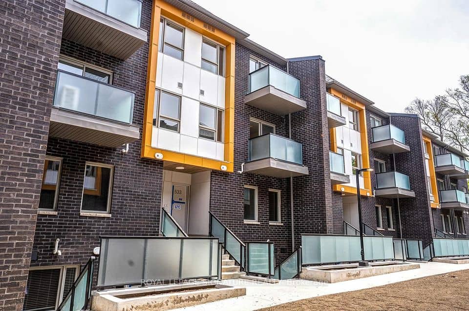 2787 Eglinton Avenue E, Toronto