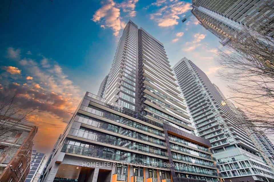 117 Broadway Avenue #1111, Toronto, ON M4P 1V3