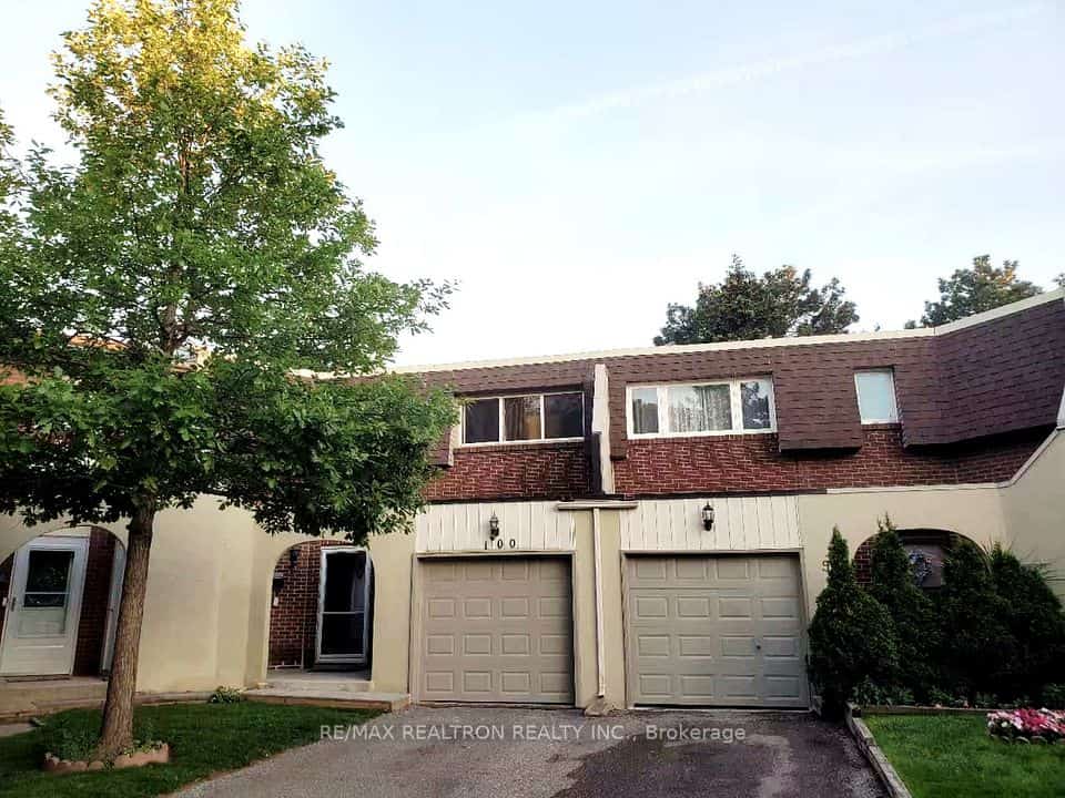1180 Mississauga Valley Boulevard #100, Mississauga, ON L5A 3M9