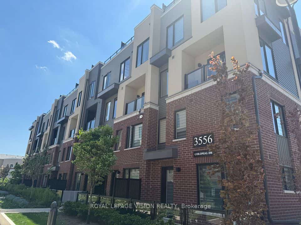 3556 Colonial Drive W #5, Mississauga, ON L5L 0B9