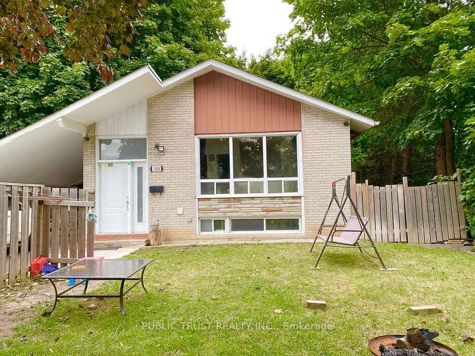 3818 Lawrence Avenue E, Toronto, ON M1G 1R6