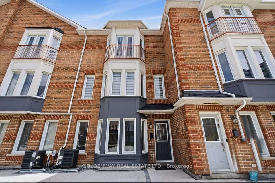 151 Townsgate Drive, Vaughan