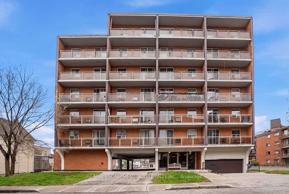 30 Summit Avenue #303, Hamilton, ON L8V 2R8