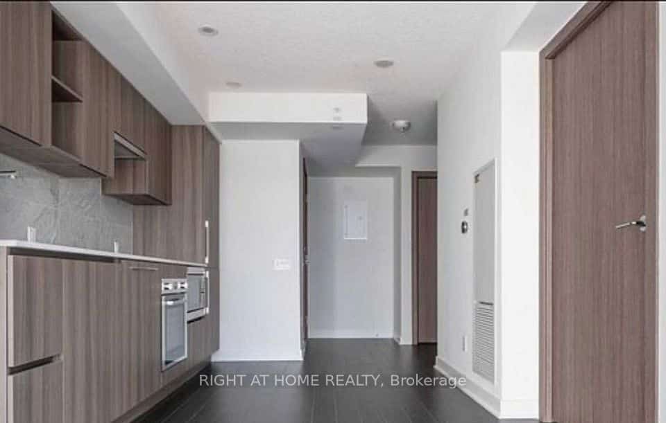 17 Bathurst Street #3205, Toronto, ON M5V 0N1