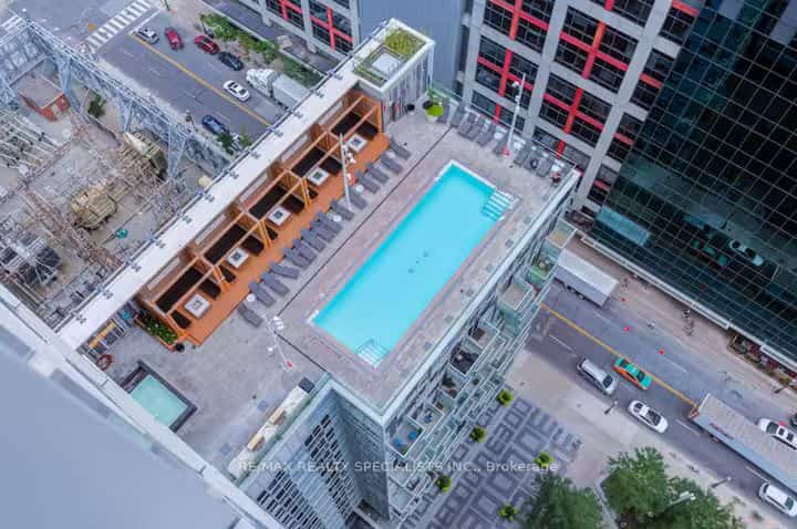 300 Front Street W #304, Toronto, ON M5V 0E9