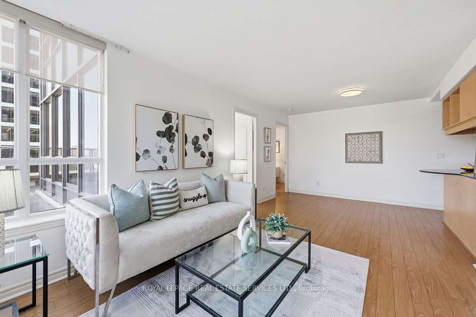 4090 Living Arts Drive #808, Mississauga, ON L5B 4M8