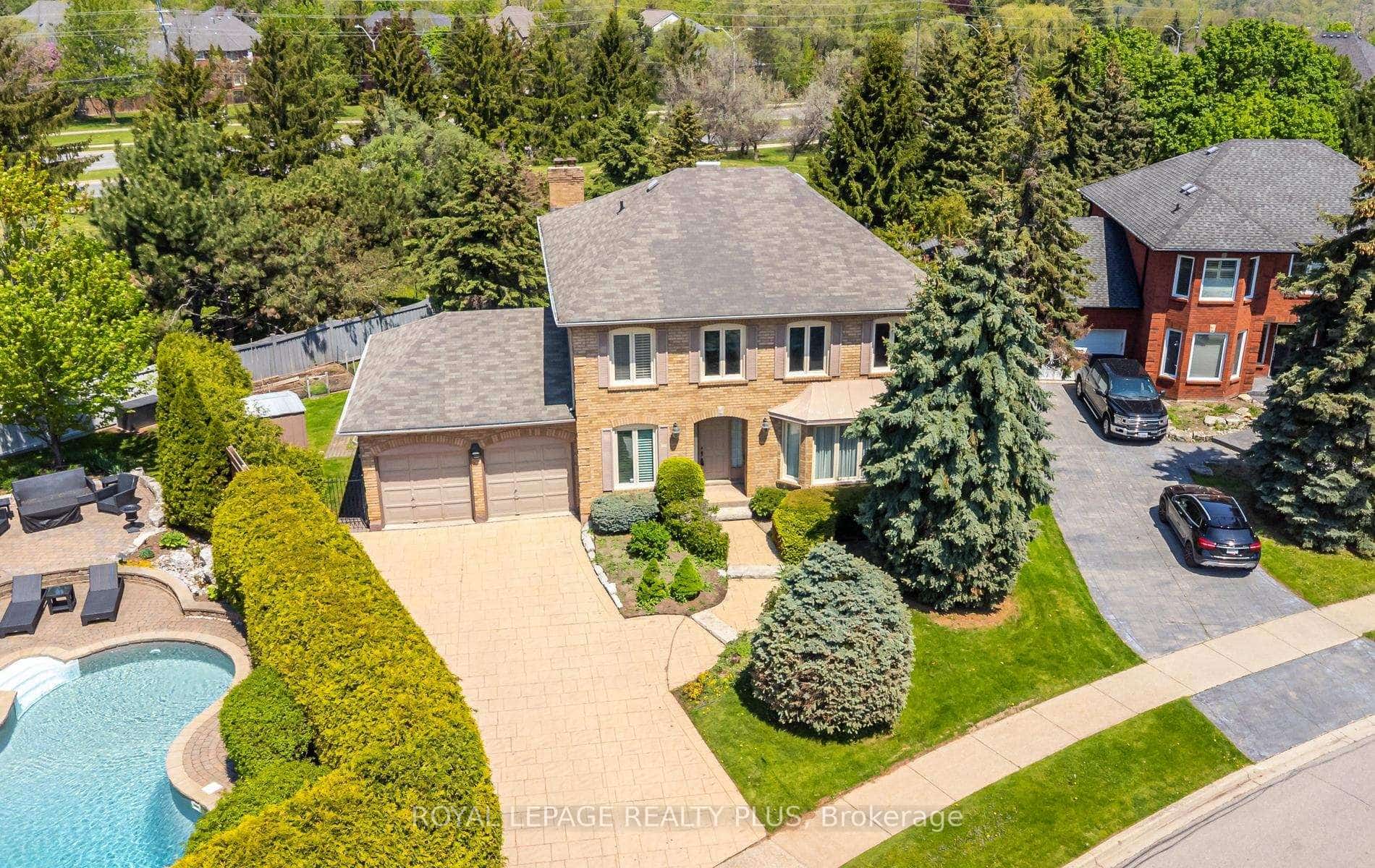 1491 The Links Drive, Oakville, ON L6M 2P2