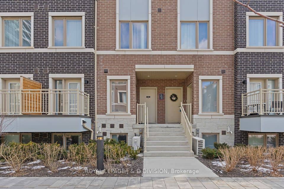 31 Honeycrisp Crescent, Vaughan