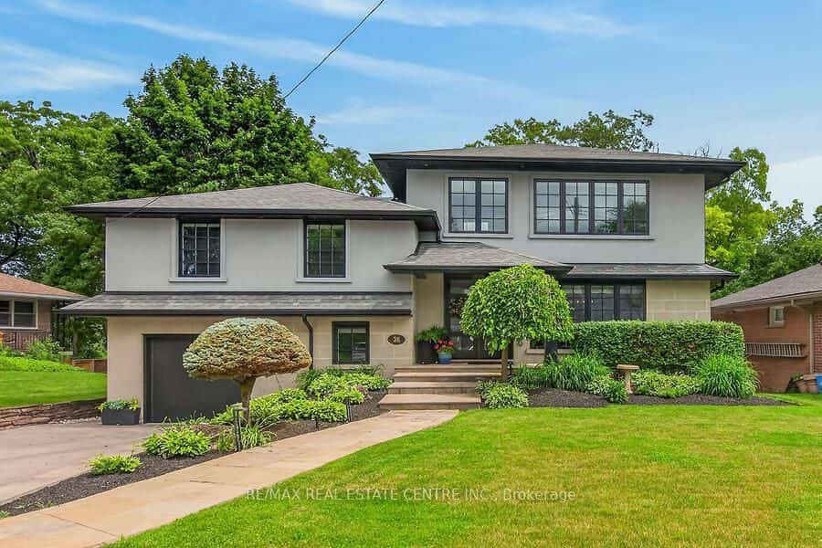 26 Freeland Court, Hamilton, ON L8S 3R5