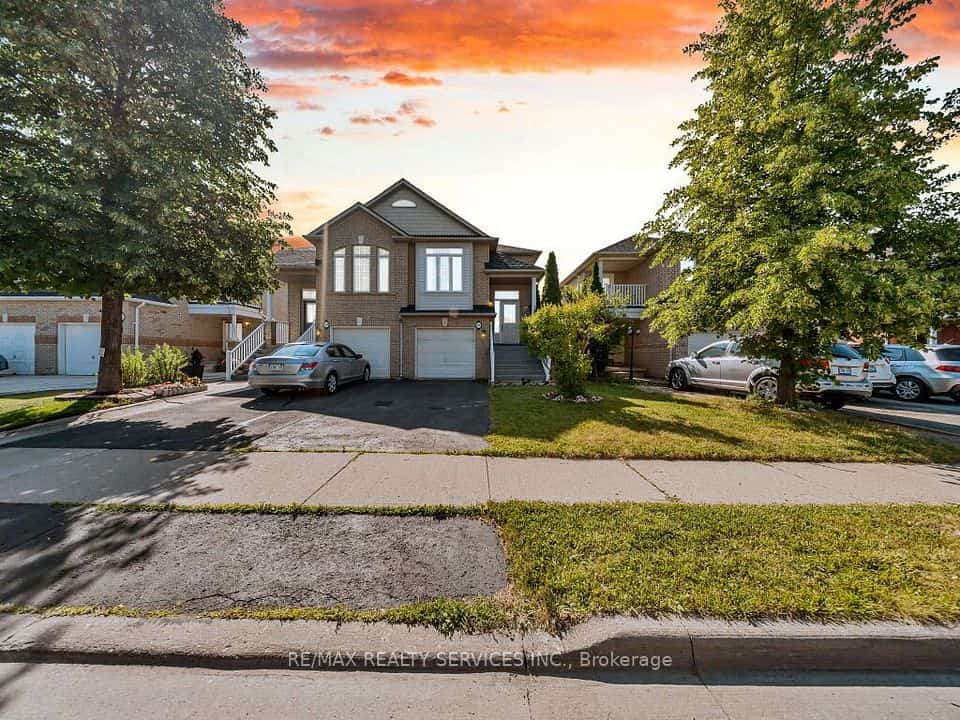 101 River Rock Crescent, Brampton, ON L7A 2W4