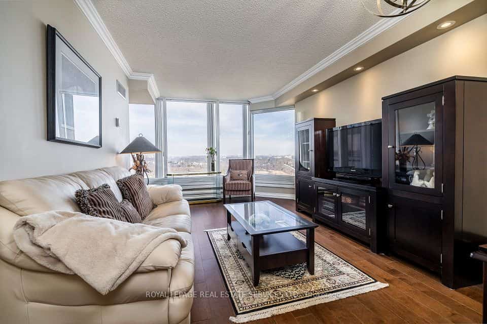 1 Palace Pier Court #2812, Toronto, ON M8V 3W9