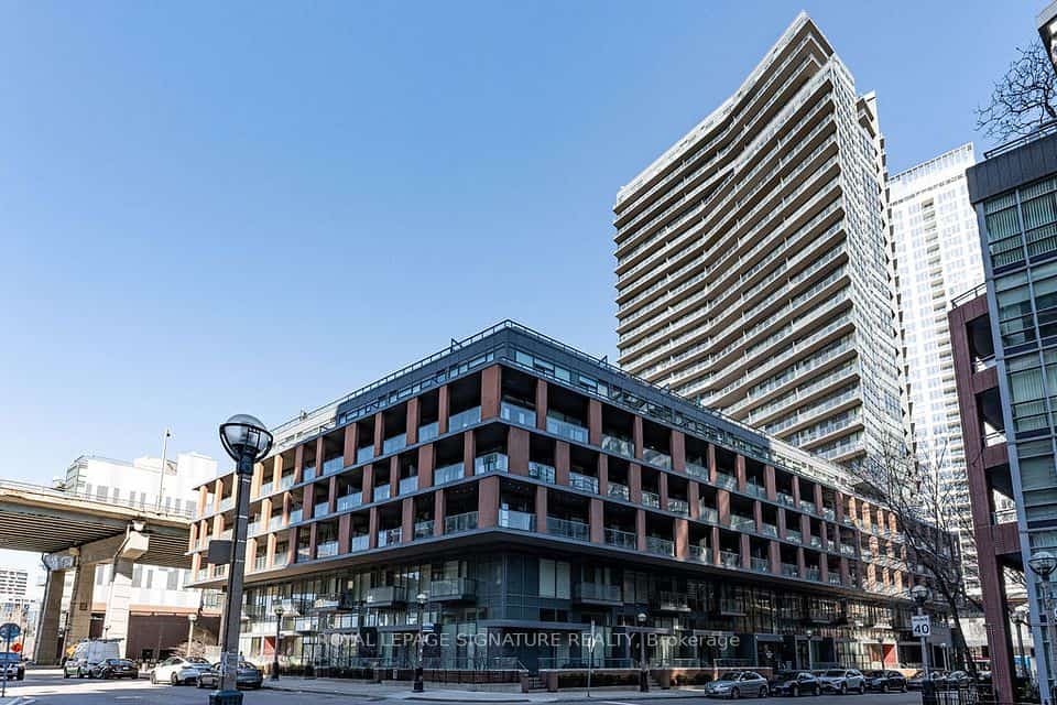 20 Bruyeres Mews #501, Toronto, ON M5V 0G8