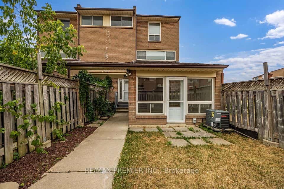 248 John Garland Boulevard #82, Toronto, ON M9V 1N8