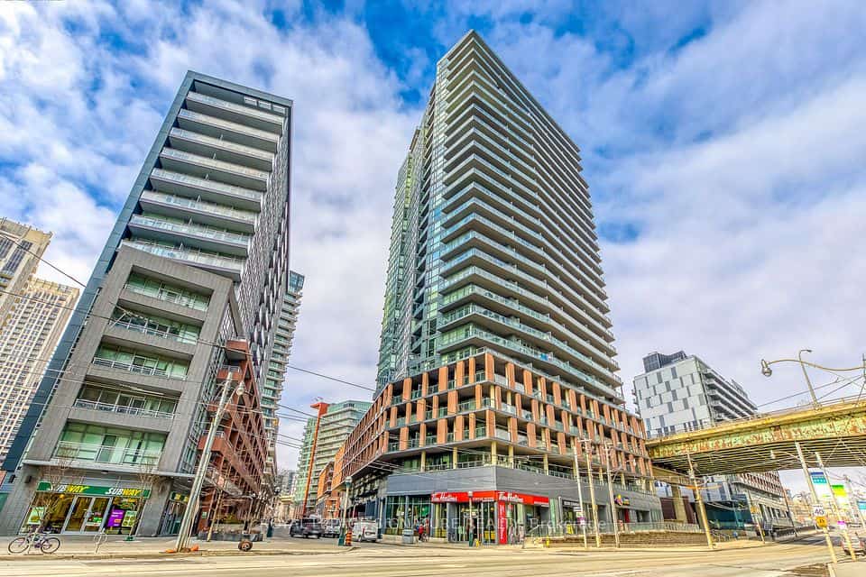 20 Bruyeres Mews #1901, Toronto, ON M5V 0G8