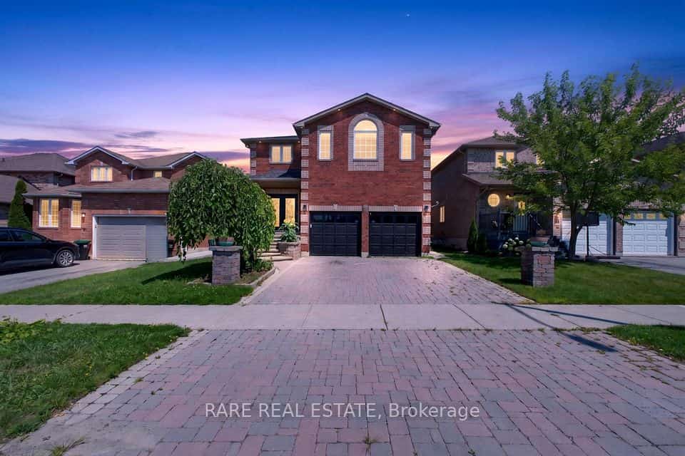 7 Michelle Drive, Barrie, ON L4N 5Y1