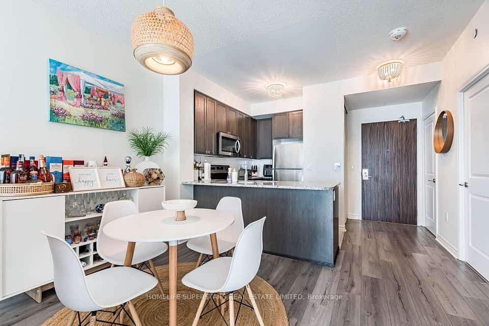 349 Rathburn Road W #2208, Mississauga, ON L5B 0G1