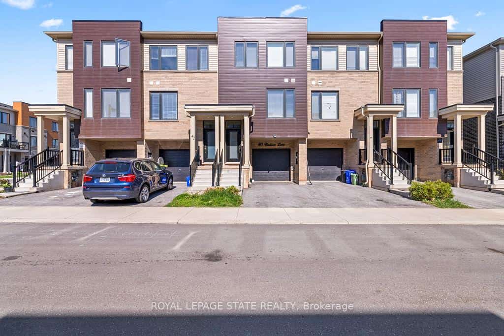 40 Radison Lane, Hamilton, ON L8H 0B5