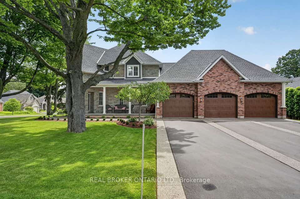41 Cameron Drive, Hamilton, ON L9G 2L4