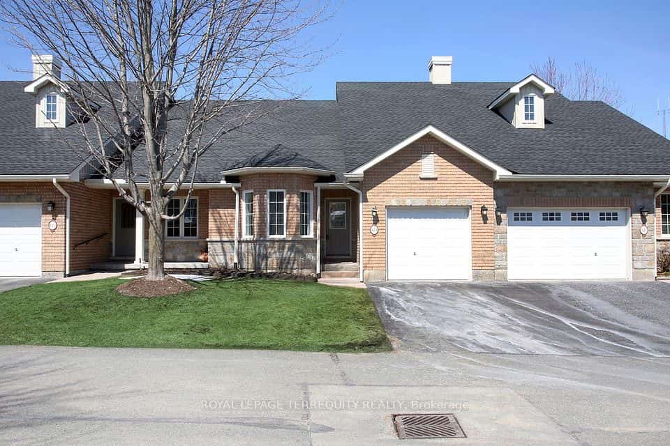 123 Village Crescent, Peterborough, ON K9J 0A9