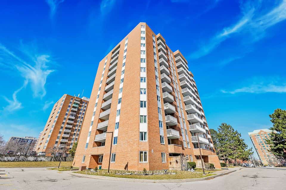 15 Sewells Road #606, Toronto, ON M1B 3V7