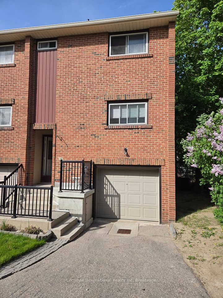 201 Silvercreek Parkway N, Guelph, Guelph