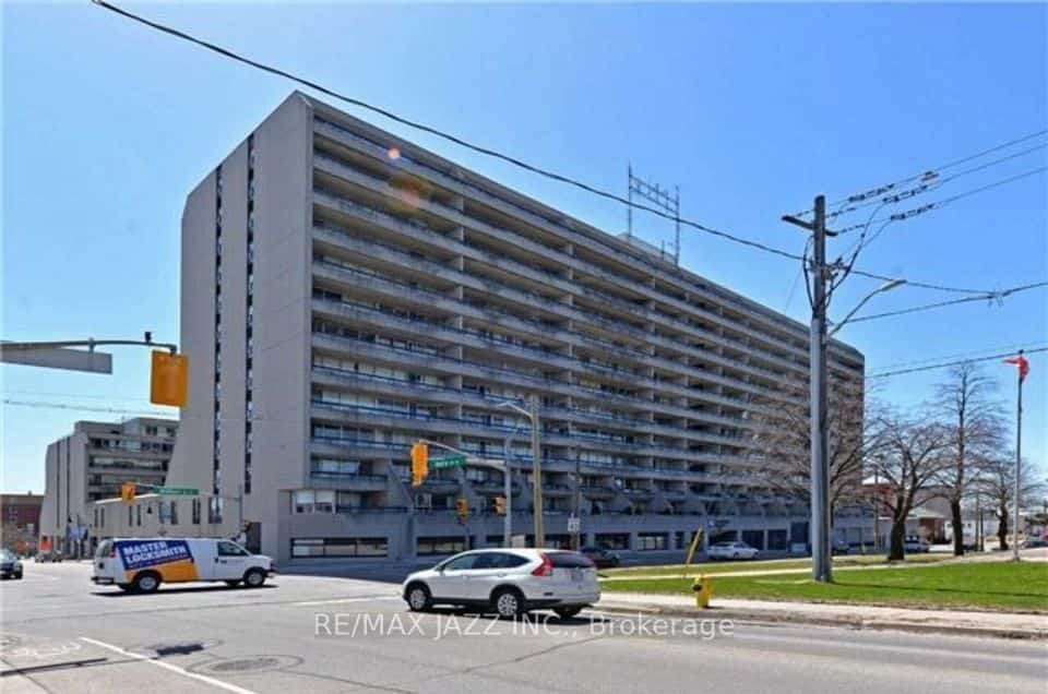 55 William Street E #716, Oshawa, ON L1G 7C9