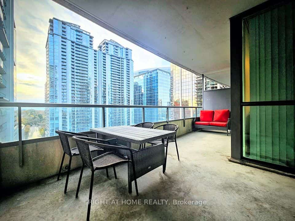 23 Hollywood Avenue #1511, Toronto, ON M2N 7L8