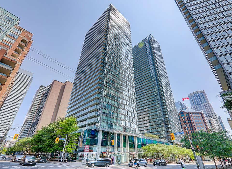 38 Grenville Street #3301, Toronto, ON M4Y 1A5